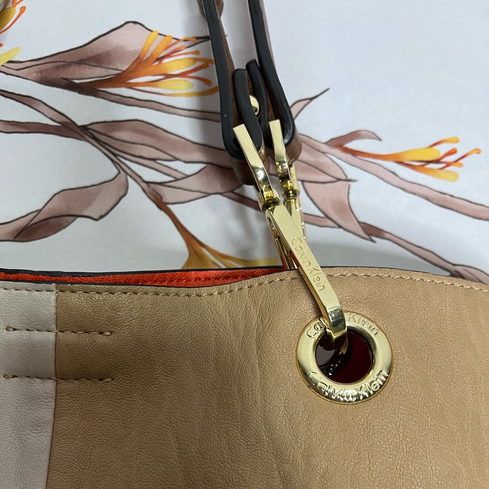Calvin Klein Sonoma Reversible Tote - Picture 4 of 10